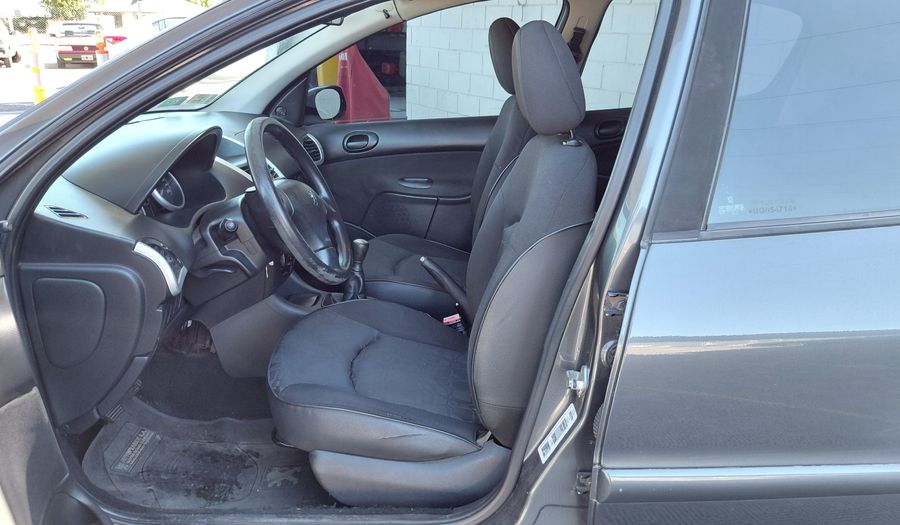 Peugeot 207 COMPACT XS 1.9D Hatchback 2010
