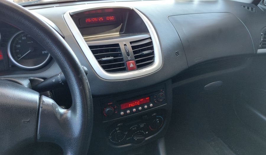 Peugeot 207 COMPACT XS 1.9D Hatchback 2010