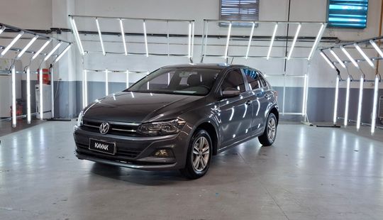 Volkswagen • Polo