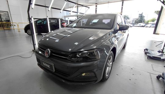 Volkswagen • Polo