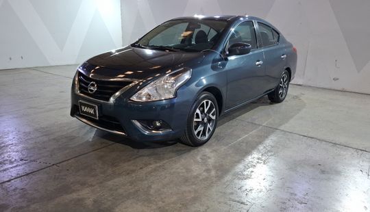 Nissan • Versa