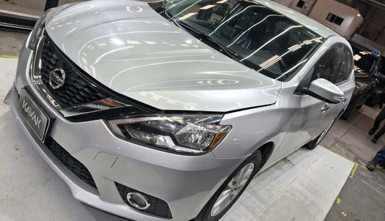 Nissan • Sentra