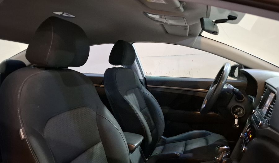 Hyundai Elantra 2.0 GLS PREMIUM AT Sedan 2017