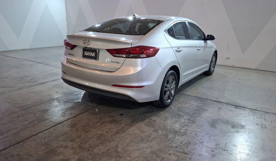 Hyundai Elantra 2.0 GLS PREMIUM AT Sedan 2017