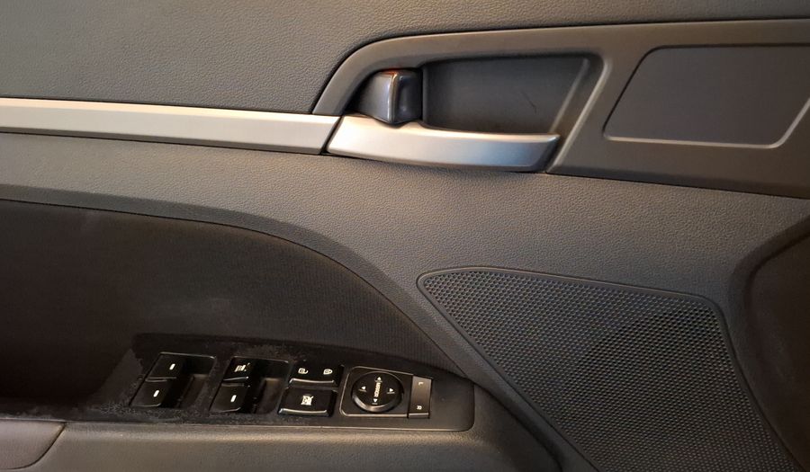 Hyundai Elantra 2.0 GLS PREMIUM AT Sedan 2017