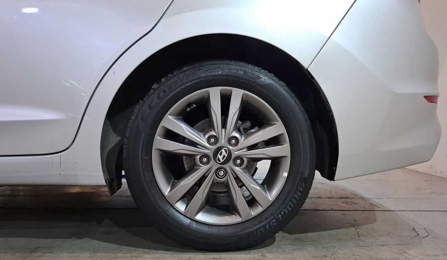 Hyundai Elantra 2.0 GLS PREMIUM AT Sedan 2017