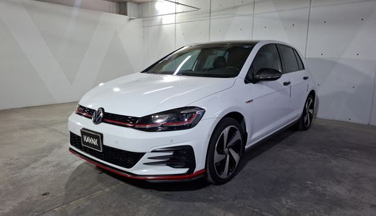 Volkswagen • Golf