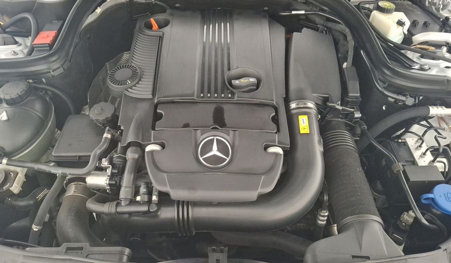 Mercedes Benz Clase C 2.0 200 CGI SPORT AT Sedan 2014