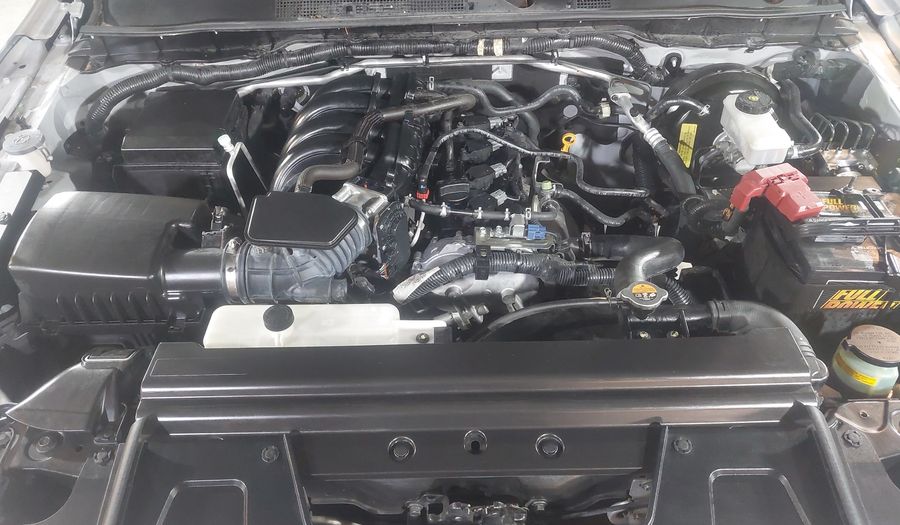 Nissan Np300 2.5 PLATINUM LE TM AC Pickup 2019