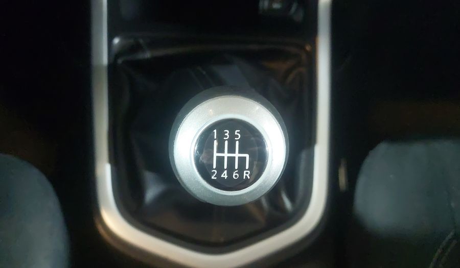 Nissan Np300 2.5 PLATINUM LE TM AC Pickup 2019