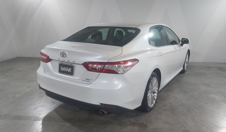 Toyota Camry 2.5 XLE NAVI AUTO Sedan 2018