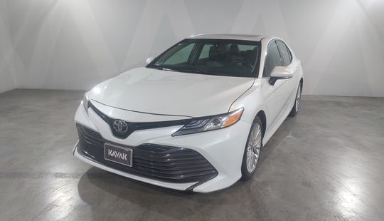 Toyota • Camry