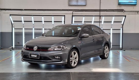 Volkswagen • Vento