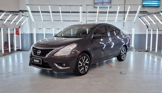 Nissan • Versa