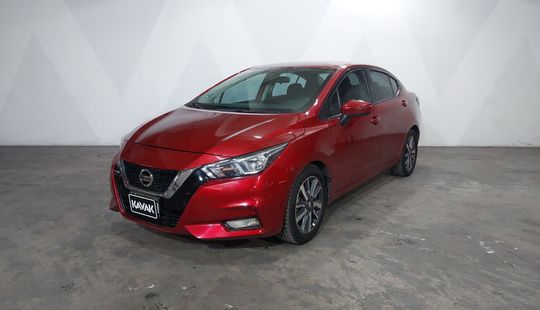 Nissan • Versa