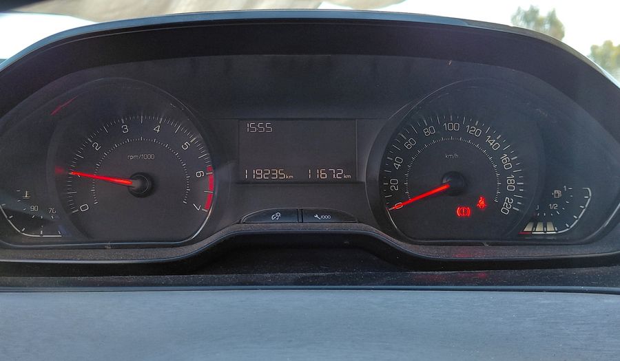Peugeot 208 1.5 ALLURE Hatchback 2015