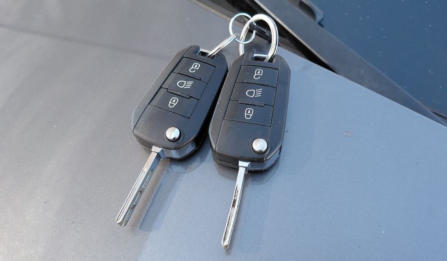 Peugeot 208 1.5 ALLURE Hatchback 2015
