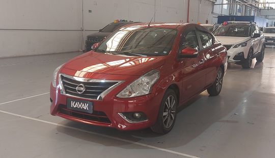 Nissan • Versa