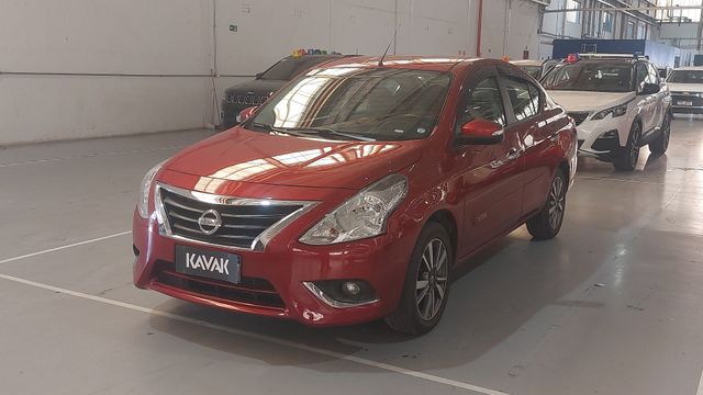 Nissan • Versa