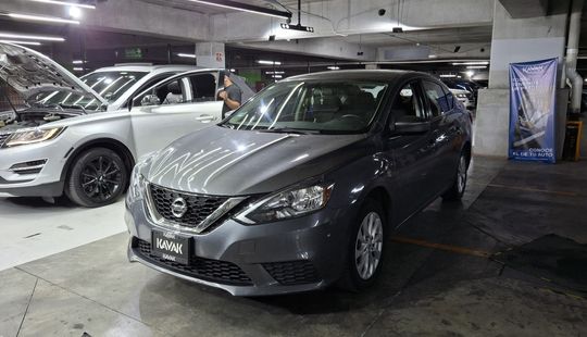 Nissan • Sentra