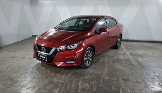 Nissan • Versa