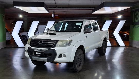 Toyota • Hilux