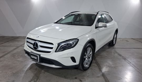 Mercedes Benz • Clase GLA