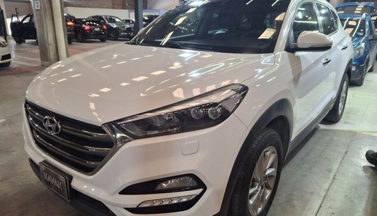 2018 • 129,000 km • Automático