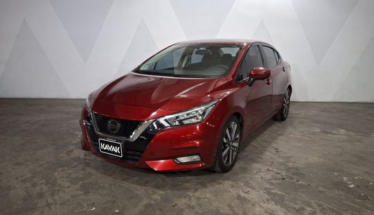 Nissan • Versa