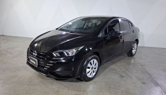 Nissan • Versa