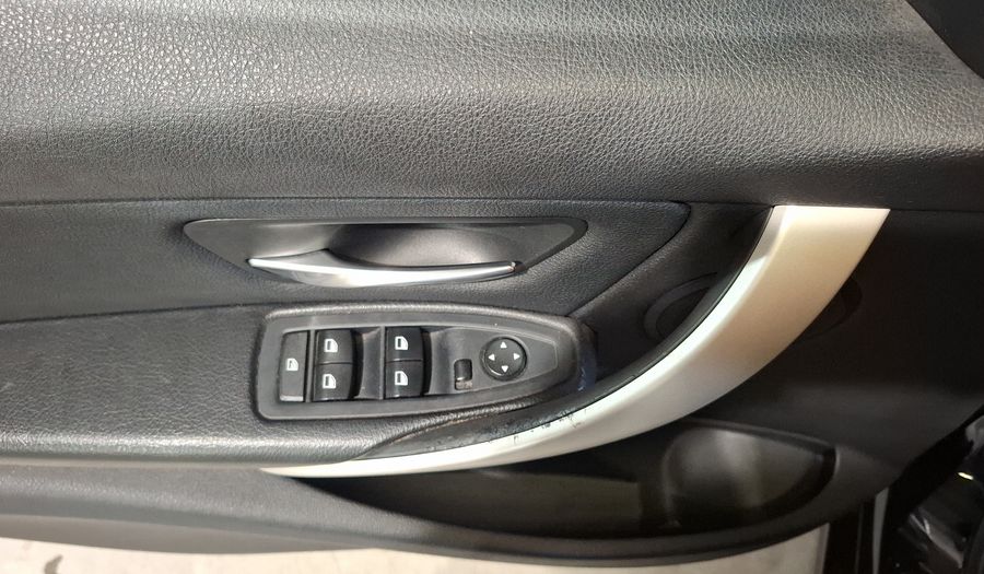Bmw Serie 3 2.0 320IA Sedan 2015