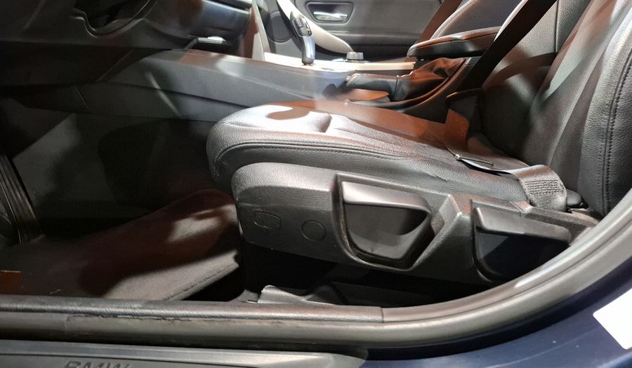 Bmw Serie 3 2.0 320IA Sedan 2015