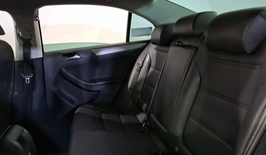 Volkswagen Jetta 2.5 SPORTLINE MT Sedan 2016