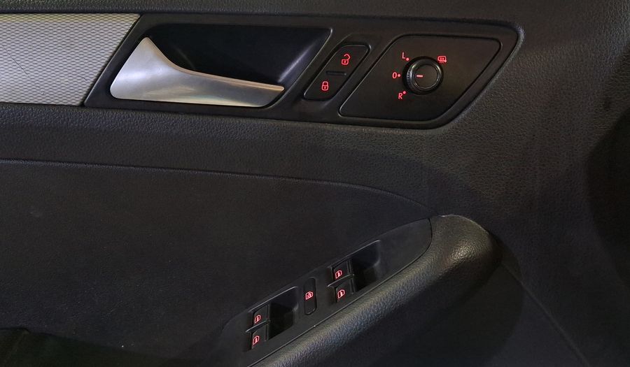 Volkswagen Jetta 2.5 SPORTLINE MT Sedan 2016