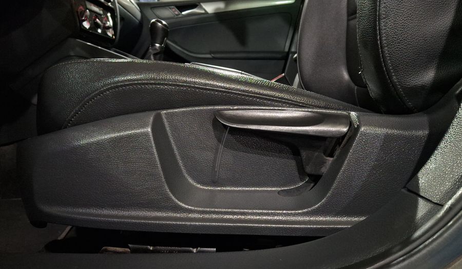 Volkswagen Jetta 2.5 SPORTLINE MT Sedan 2016