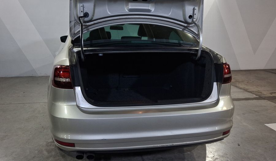 Volkswagen Jetta 2.5 SPORTLINE MT Sedan 2016