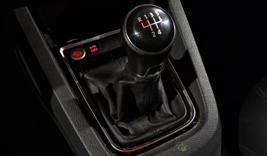 Volkswagen Jetta 2.5 SPORTLINE MT Sedan 2016