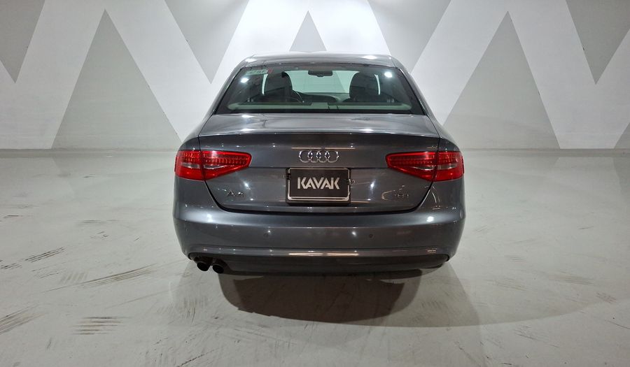 Audi A4 1.8 TFSI SPORT MULTITRONIC Sedan 2013