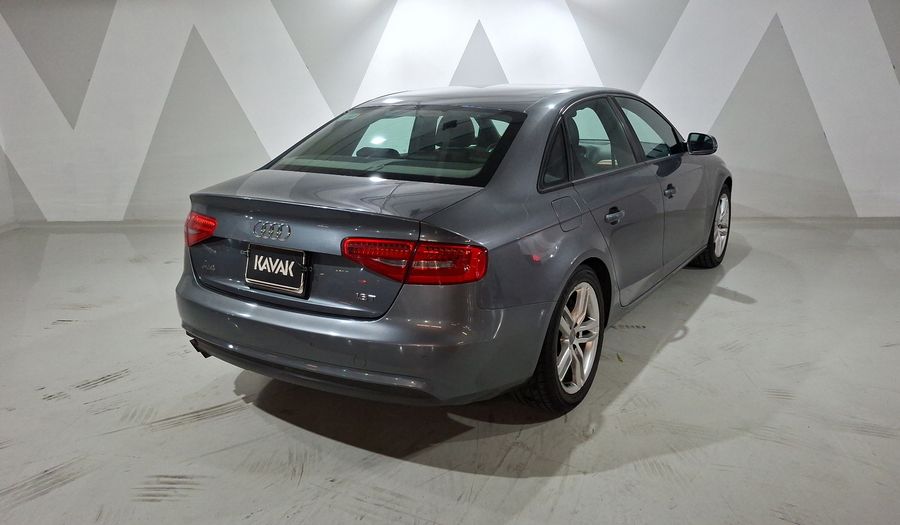 Audi A4 1.8 TFSI SPORT MULTITRONIC Sedan 2013