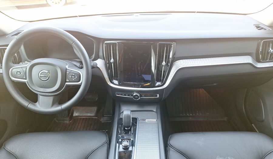 Volvo S60 2.0 B4 PLUS AUTO Sedan 2023