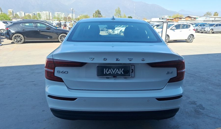 Volvo S60 2.0 B4 PLUS AUTO Sedan 2023