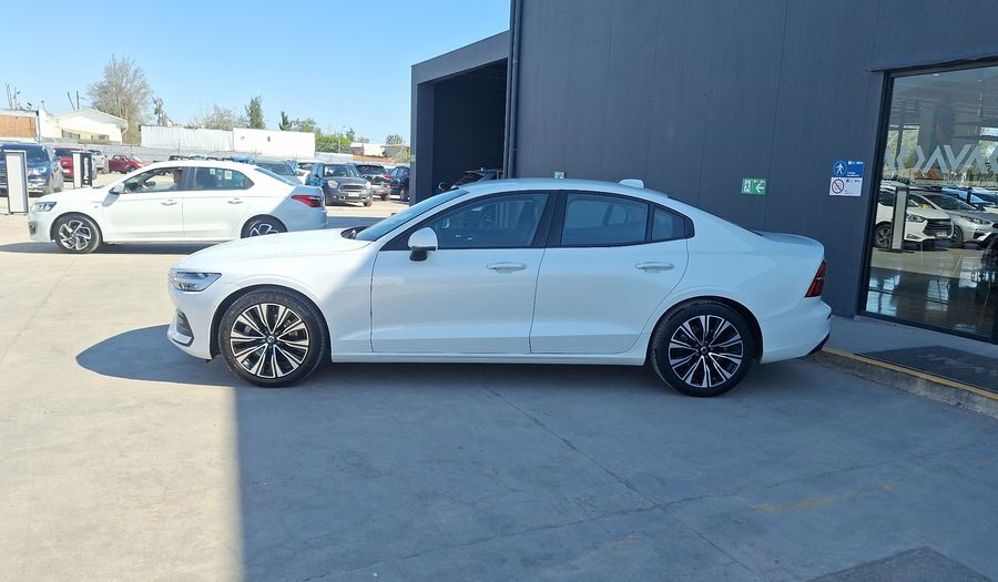 Volvo S60 2.0 B4 PLUS AUTO Sedan 2023
