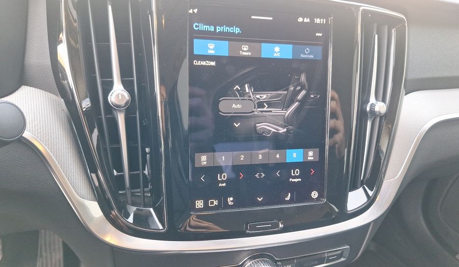 Volvo S60 2.0 B4 PLUS AUTO Sedan 2023
