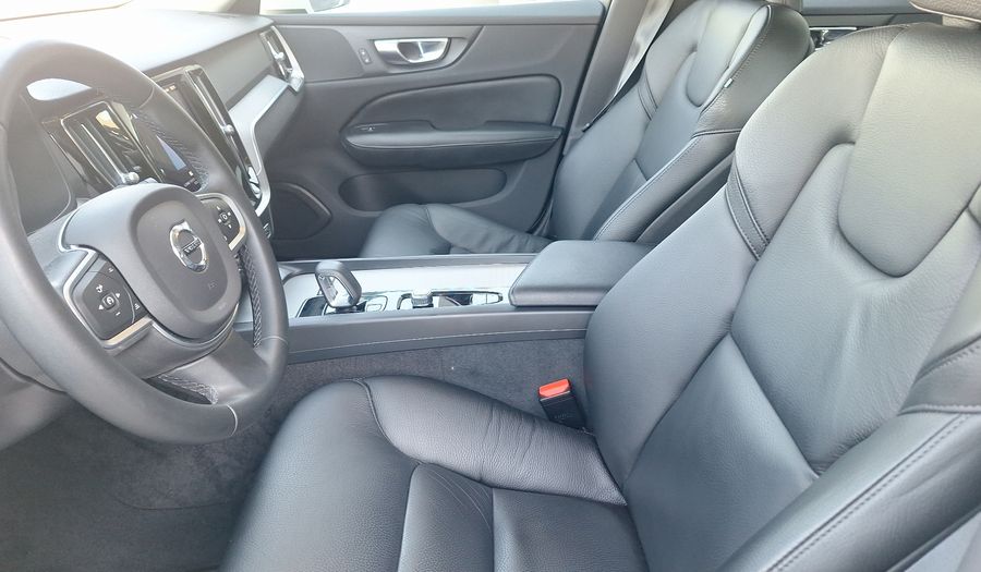 Volvo S60 2.0 B4 PLUS AUTO Sedan 2023