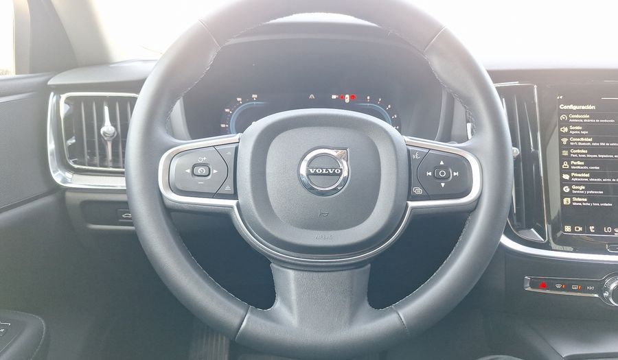 Volvo S60 2.0 B4 PLUS AUTO Sedan 2023