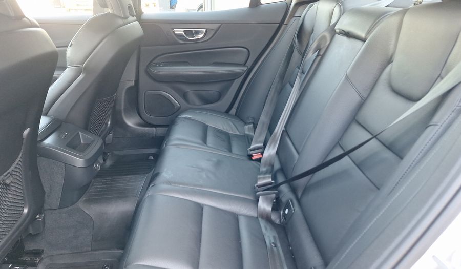 Volvo S60 2.0 B4 PLUS AUTO Sedan 2023