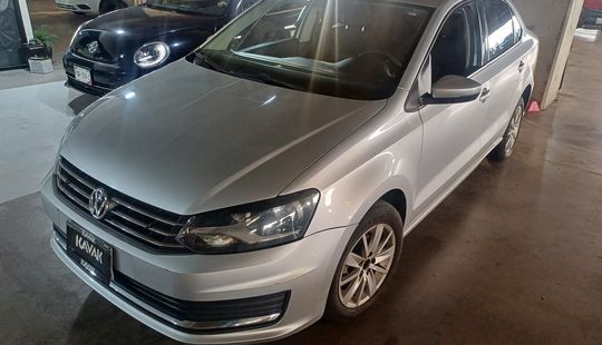 Volkswagen • Vento