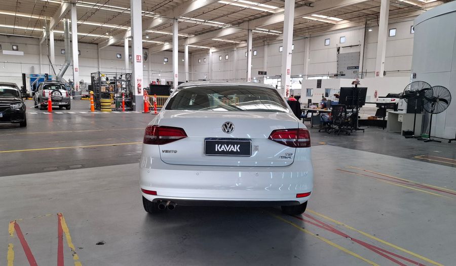 Volkswagen Vento 1.4 TSI DSG HIGHLINE LL17 Sedan 2017