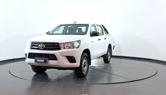 Toyota • Hilux