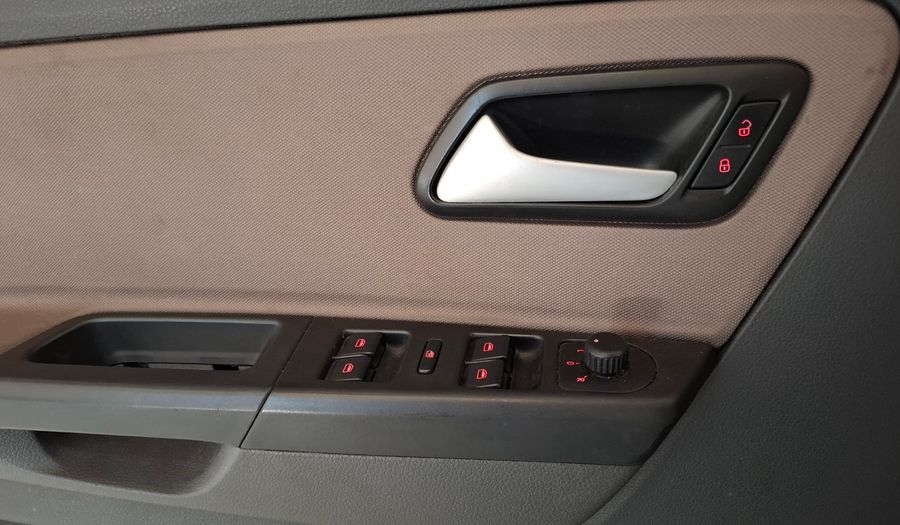 Volkswagen Suran 1.6 TRENDLINE Wagon 2012